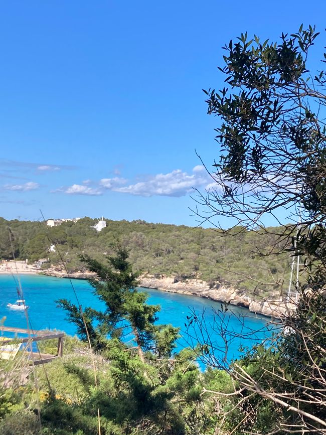 Cala Mondrago-es wird angebadet