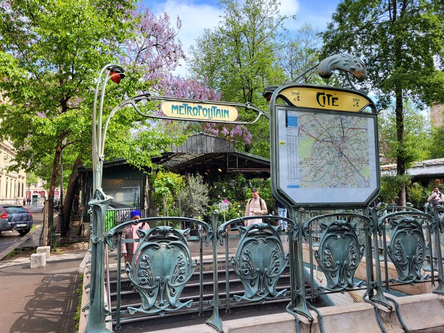 Entrada de la estación de metro