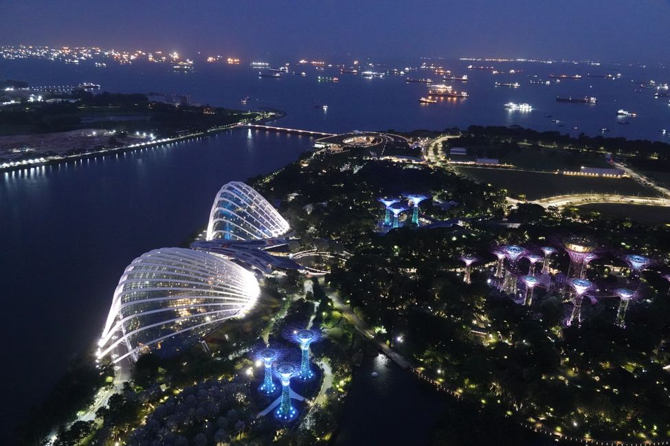 Auf dem SkyDeck des Hotels Marina Bay Sands
