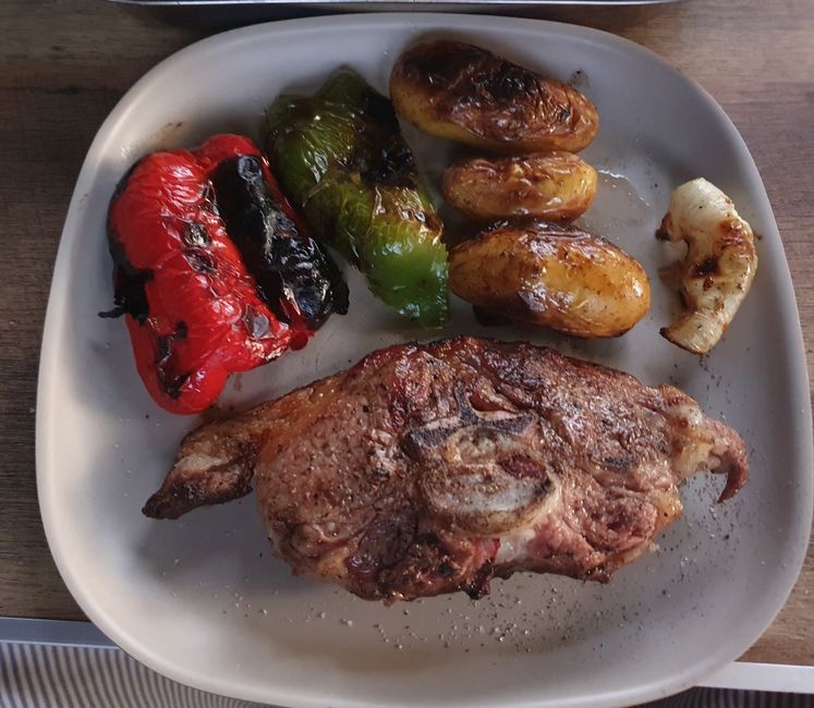 Grillteller mit Lammkottelett