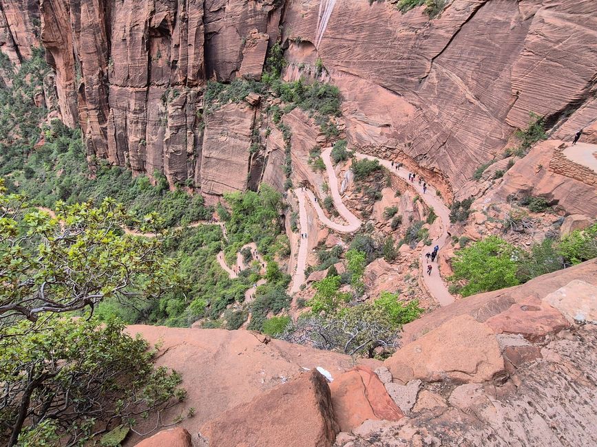 Der Weg hinauf zum Refrigerator Canyon