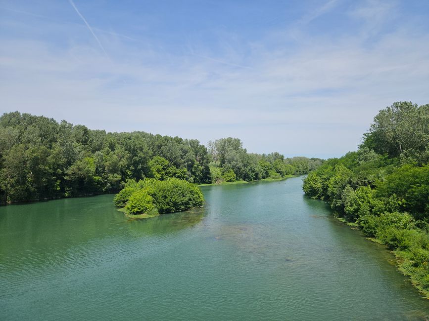 View from the Pont de Montfrin over the Gardon River