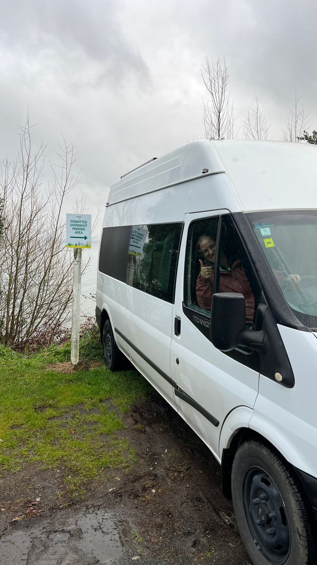 Stellplatz direkt am See, hat gerade noch so für uns gepasst.