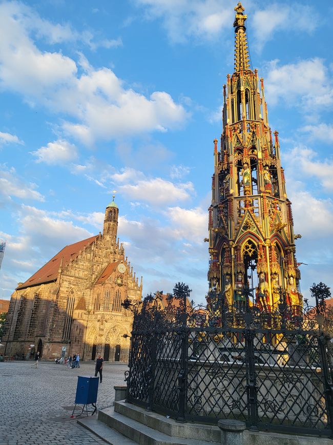 Nuremberg: Beautiful Fountain and Frauenkirche
