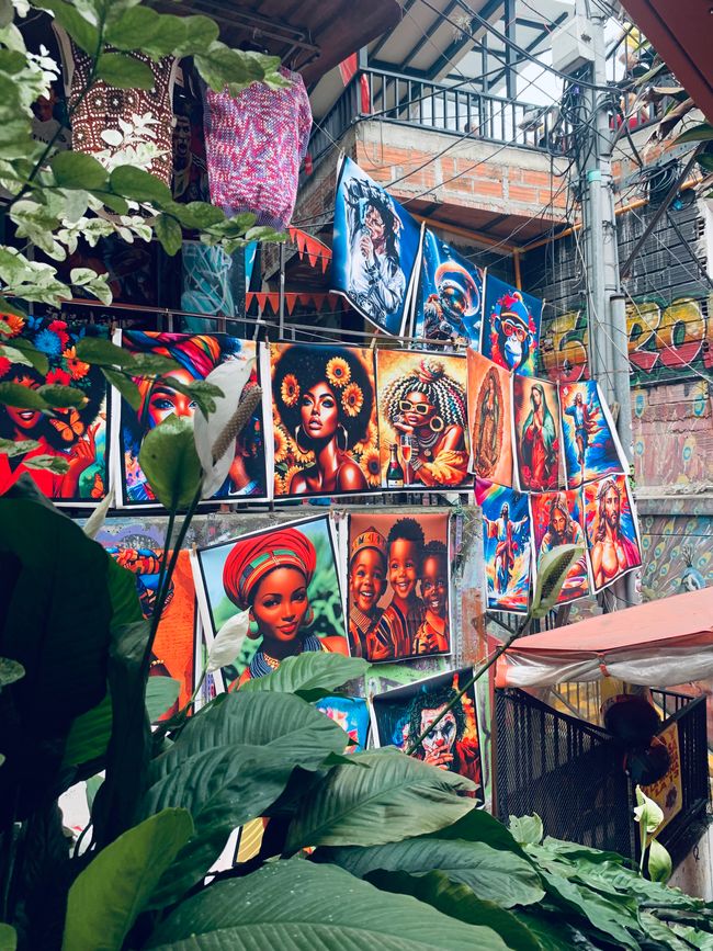Etiqueta 8: Communa 13 🏚️, Luces de Navidad 🎄