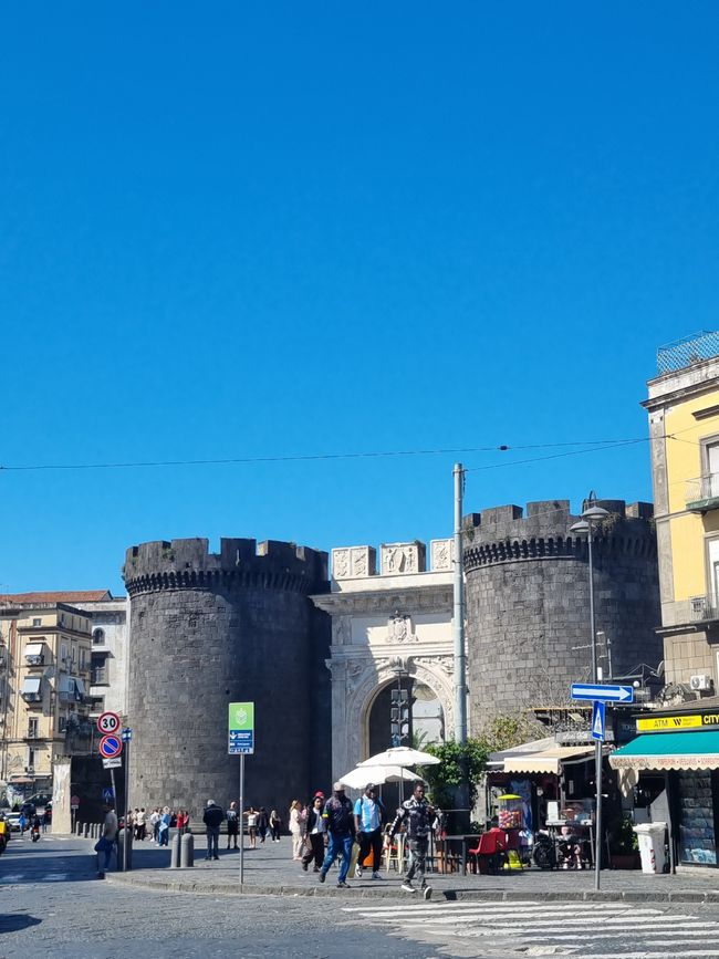 Porta Capuana, Napoli