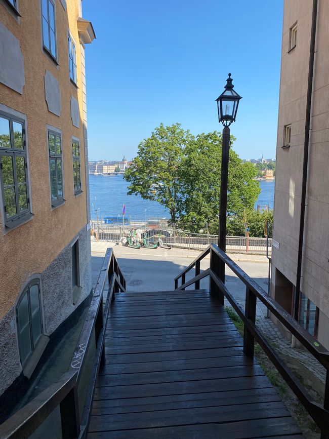 Vi åker med tåget till Stockholm