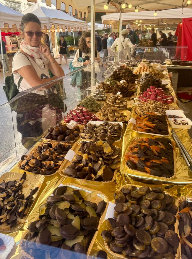 Un intero mercato con dolci tentazioni.