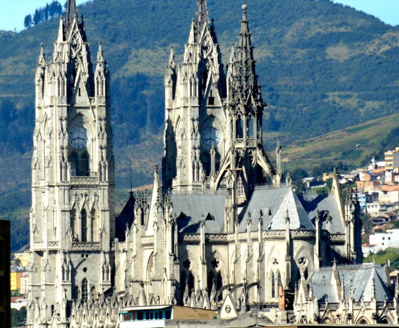 Neo-Gotische Basilika in Quito
