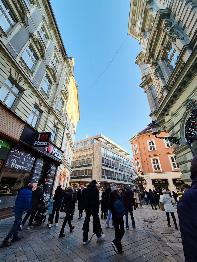 A Fairytale Christmas: Vienna, Budapest, and Bratislava Bus Tour 2025