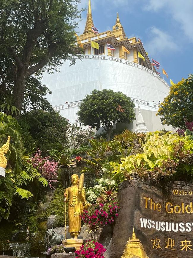 The entrance to the “Golden Mountain” 