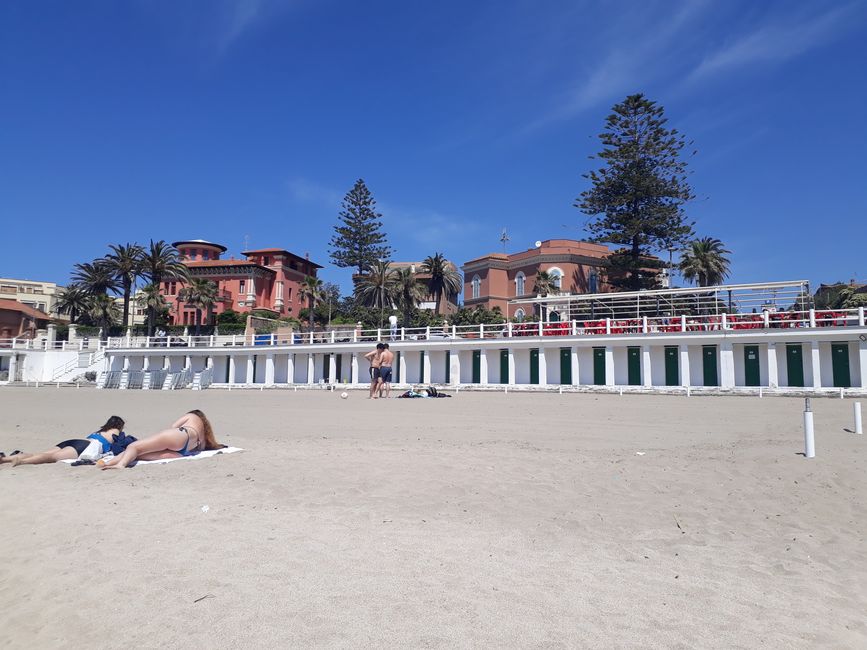 Noble Villen entlang der Strandprommenade