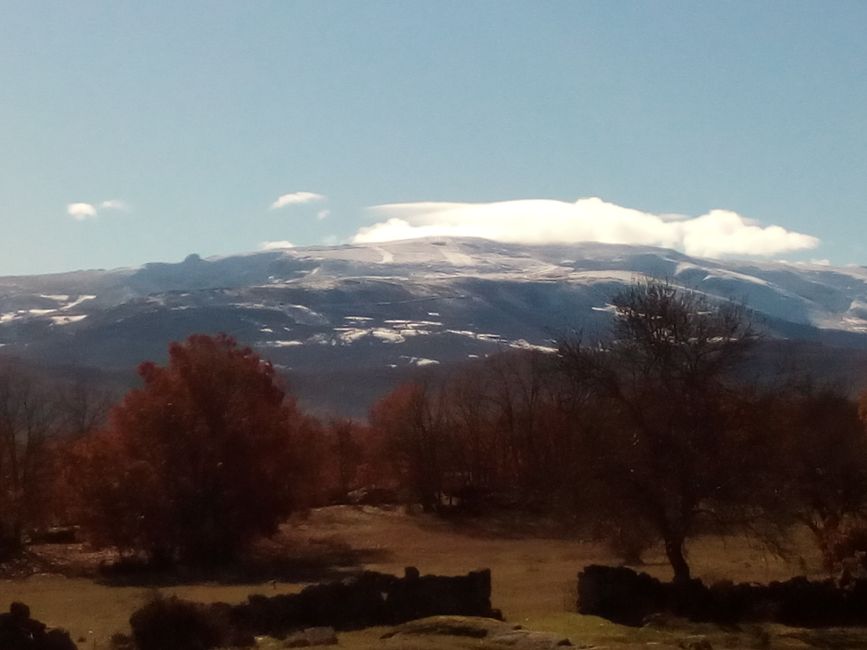 La Covatilla mit Schnee von Nava de Béjar (Salamanca) (Dezember 2021)