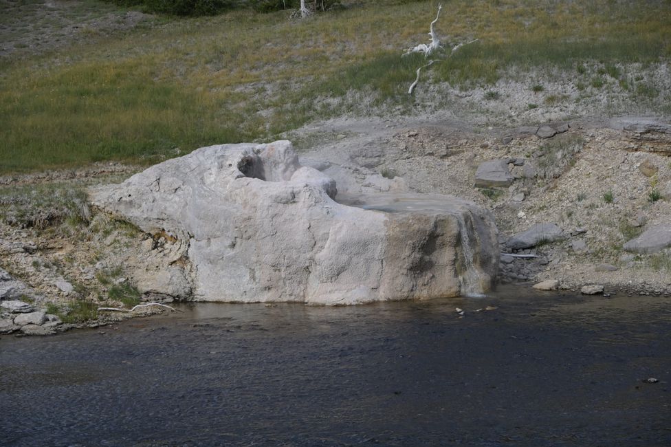 Bassin supérieur des geysers - Geyser Riverside