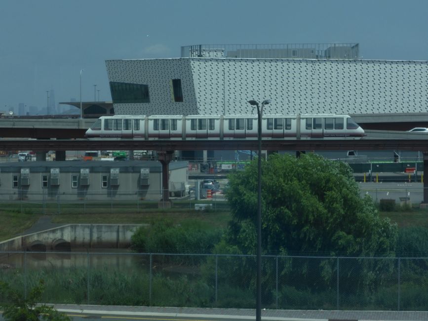 Skytrain EWR