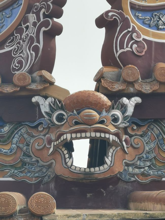 Recorrido por la antigua ciudad imperial de Hue