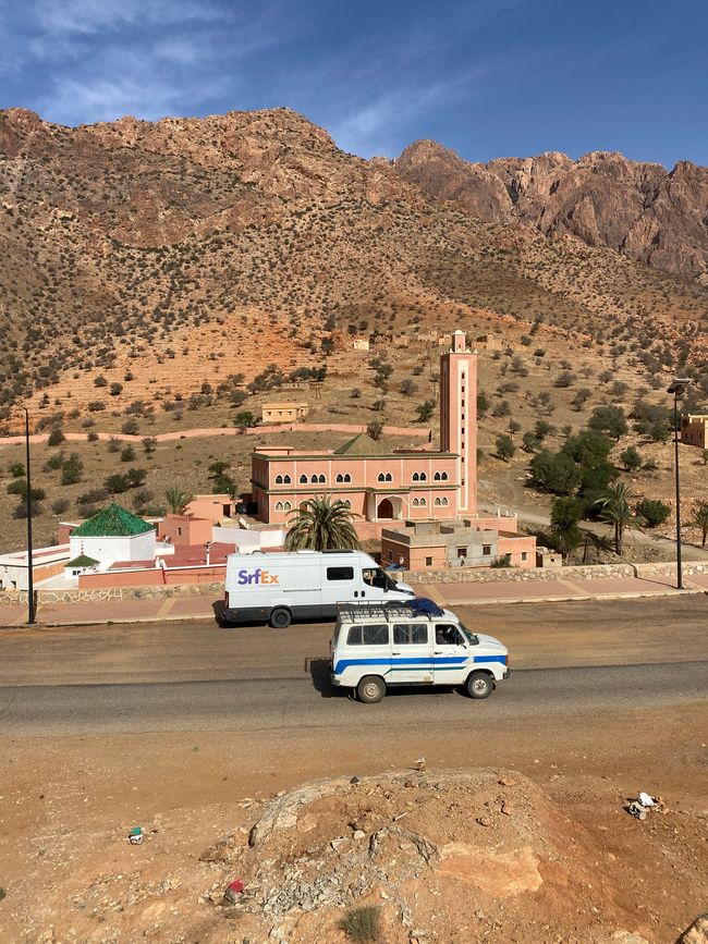 Auf dem Weg nach Agadir: der alte Transit noch im Dauereinsatz