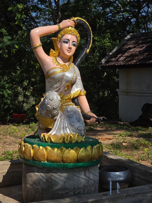 Une journée au bord de la rivière et les petits temples de l'autre côté de la rivière