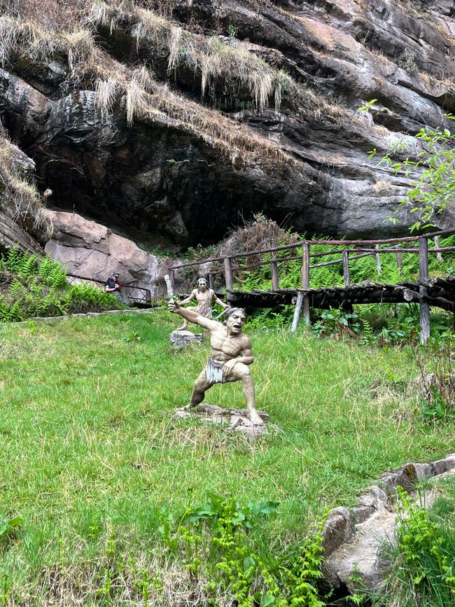 Day 17 
Mysterious hiking trail with "waterfall" somewhere in the Andes near Cusco