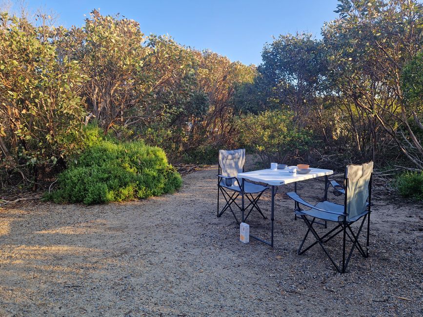 Breakfast at Four Mile Beach