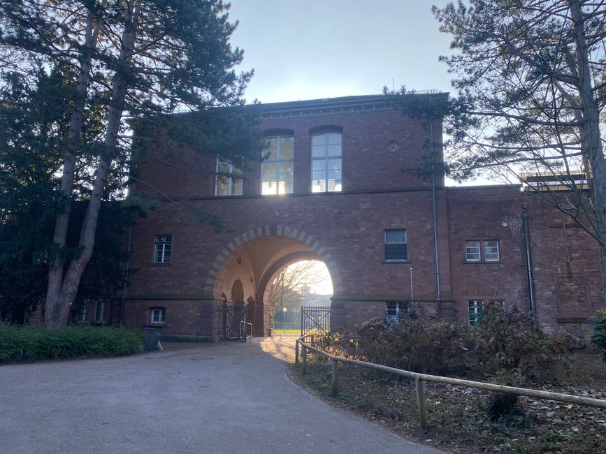 Eingang zum Botanischen Garten 