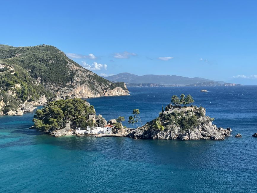 Blick von der Festung auf die Inseln vor Parga