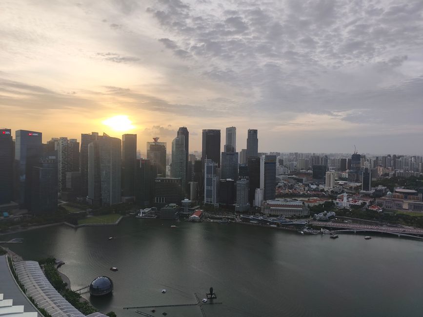 Auf dem SkyDeck des Hotels Marina Bay Sands