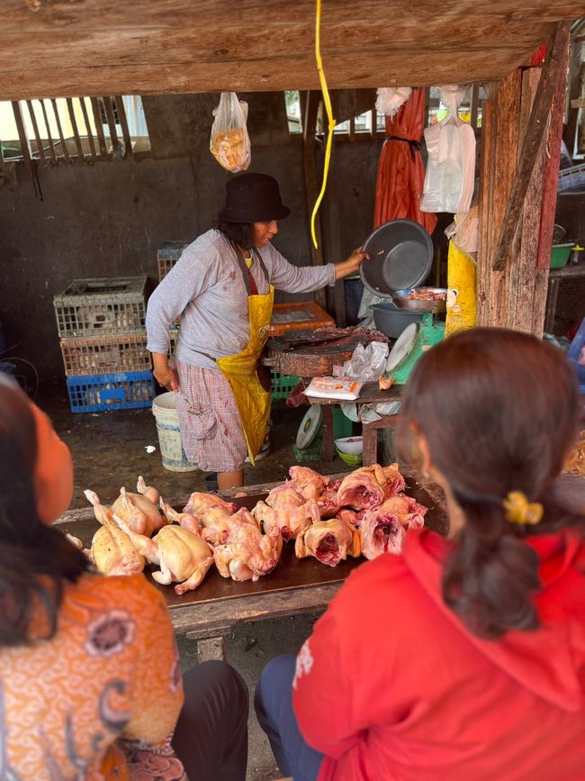 Ambarita, Slaughtering of Chickens