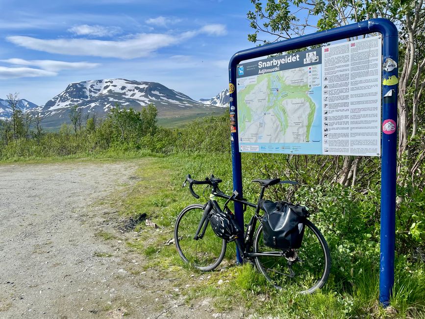 The initially assumed target can be seen in the background. It was actually the summit behind it.