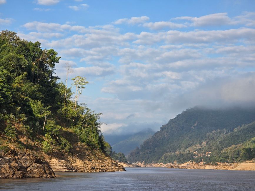 Auf dem Mekong von Luang Prabang nach Ban Houayxay