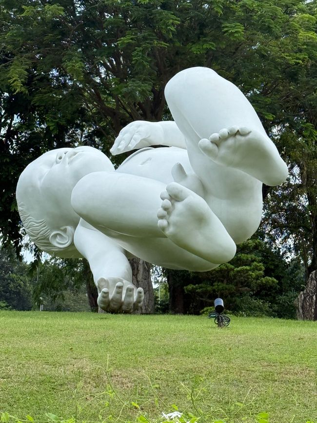 Erstaunliche 5 Tonnen schwere schwimmende Skulptur im Garden by the Bay