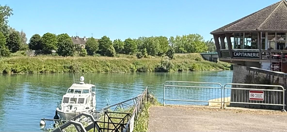 Gustav im Hafen von Verdun