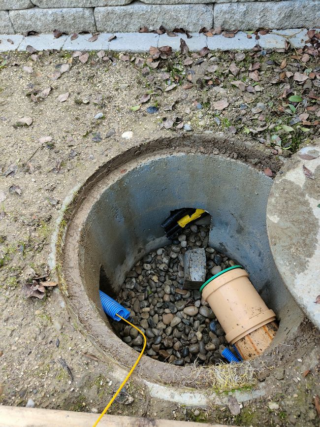 Kabelzug für Aussensitzplatz und Küche im Garten