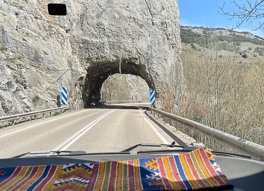 Mancher Tunnel sah auf den ersten Blick so aus, als würden wir nicht durchpassen.