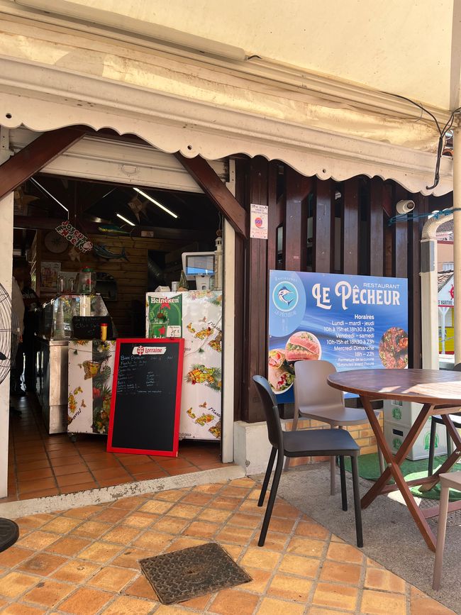 Le Pecheur sulla marina