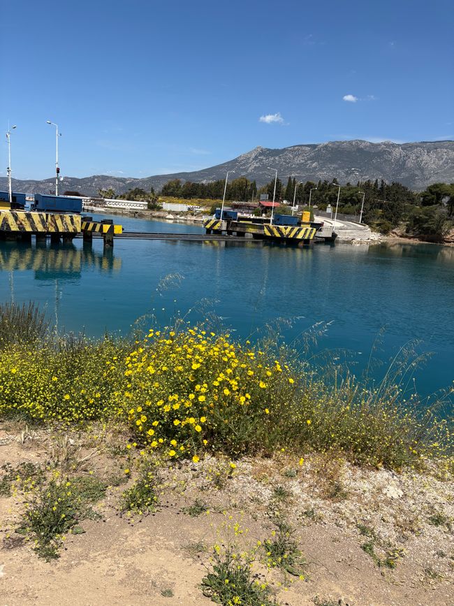 Vedere Corinto, sole e fare il bagno