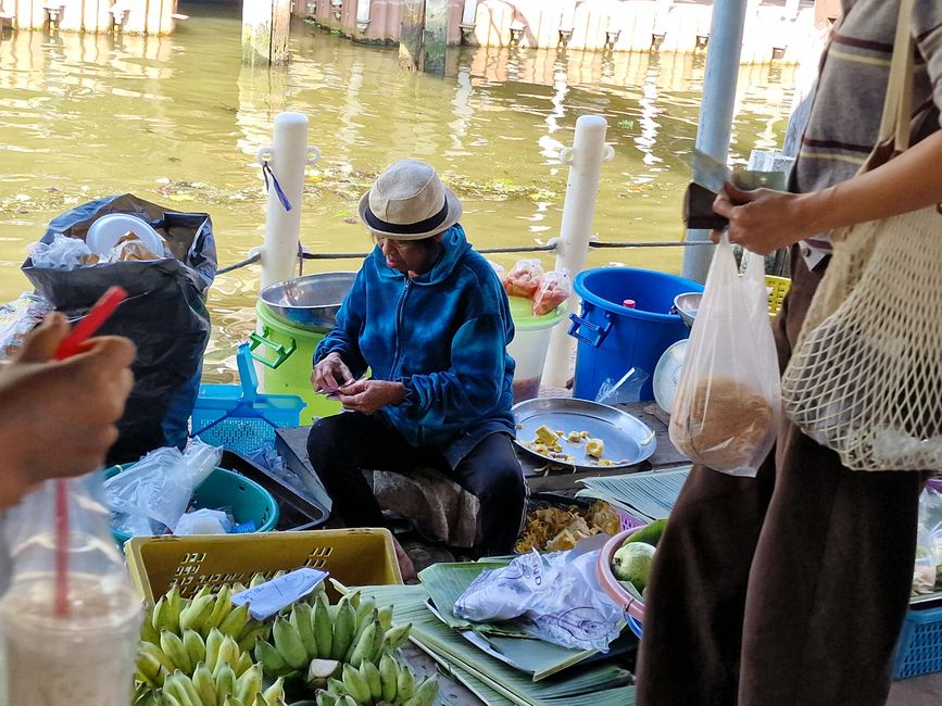 Mercado flotante local Takha