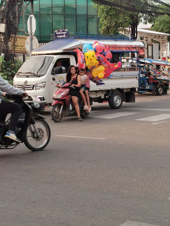 Vientiane - 1.5 days on a temple and museum tour