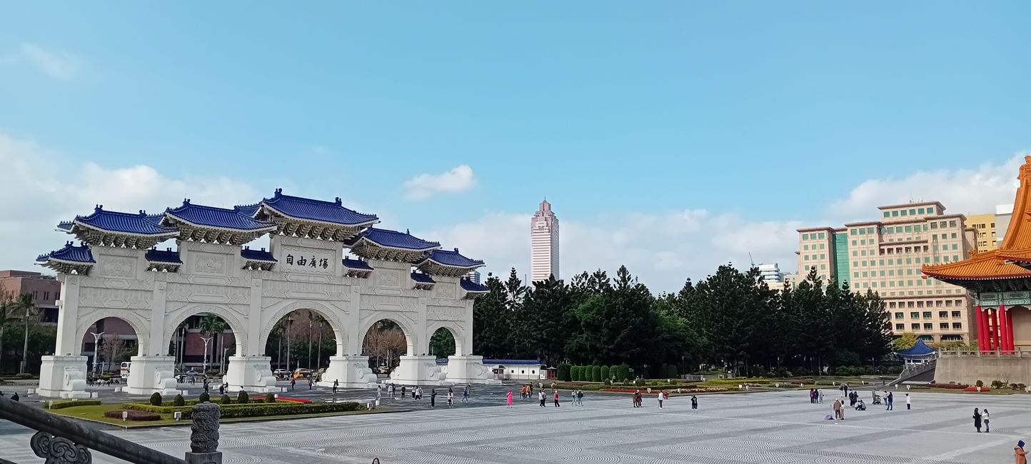 Taipéi / Salón Conmemorativo de Chiang Kai-shek / Plaza de la Paz