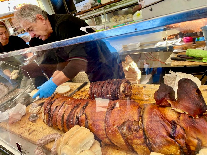 Bei diesem gefüllten Spanferkel konnte ich nicht widerstehen.