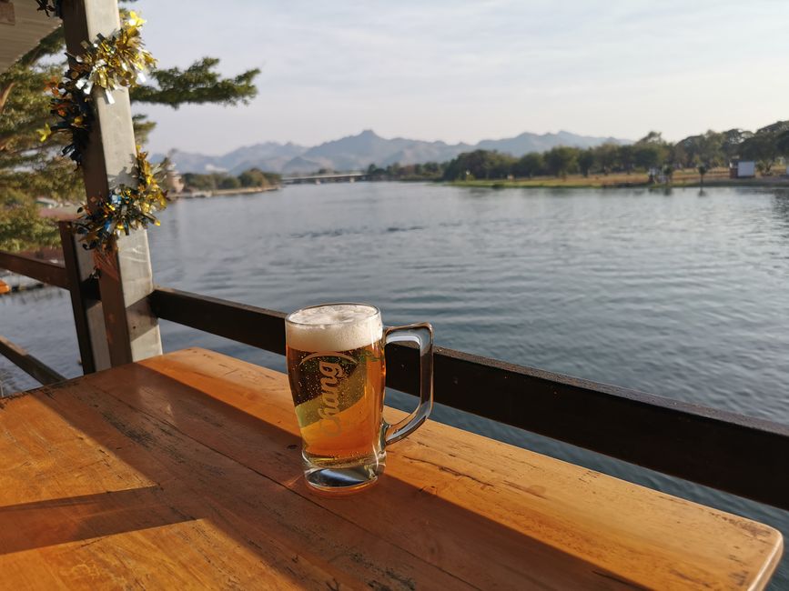 在桂河稍作休息……