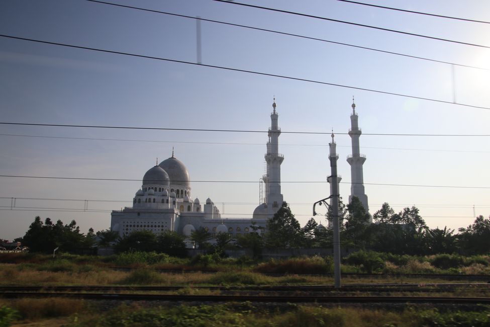 Tag 6: In treno attraverso il Centro Giava