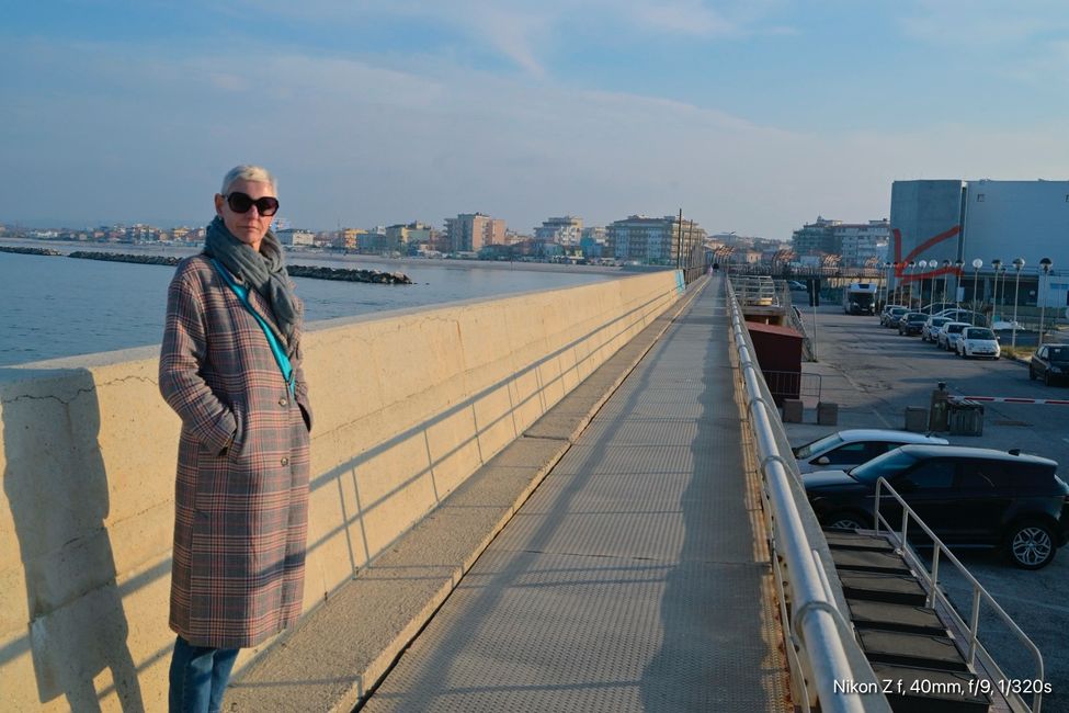 Zack schon am Meer und erste antike Steinhaufen …