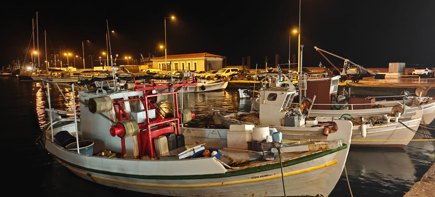 Porto di Gythio di notte