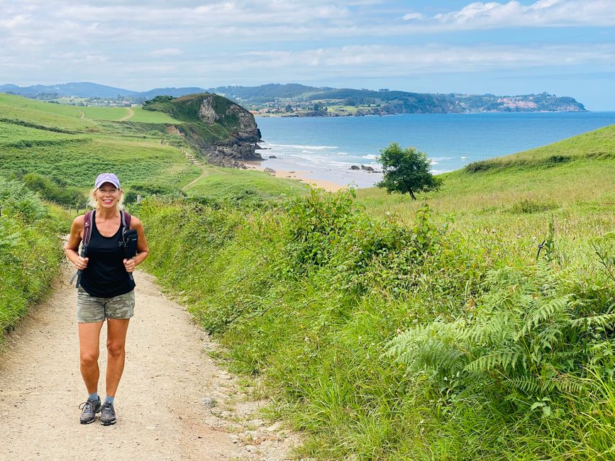 Coastal hike along the Camino de Santiago - Susi looks almost like a pilgrim?