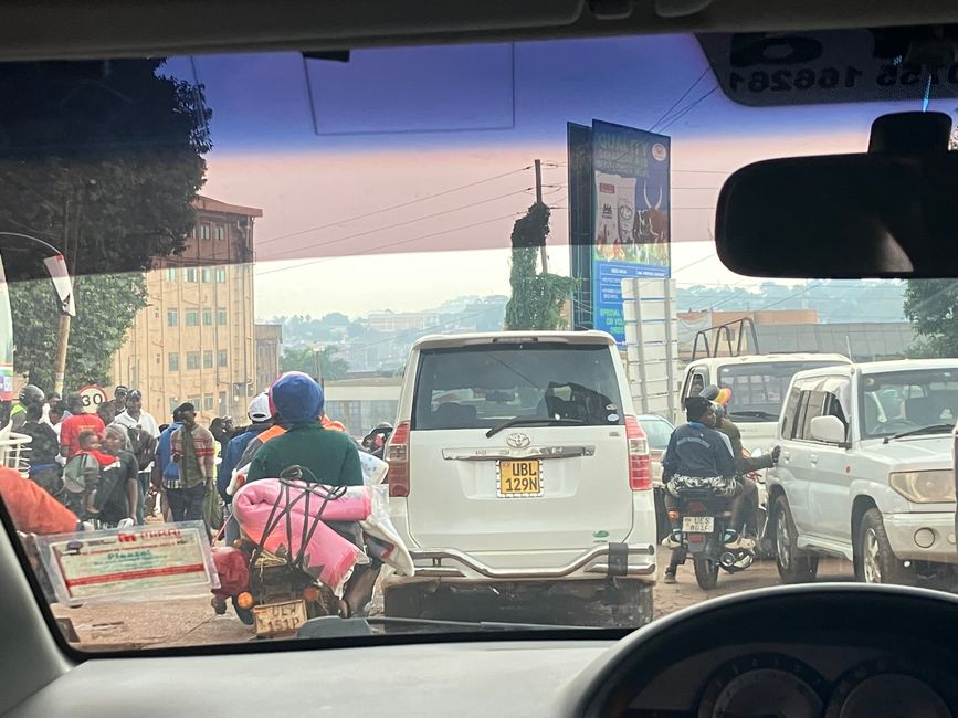 Hauptstadt Kampala und Entebbe