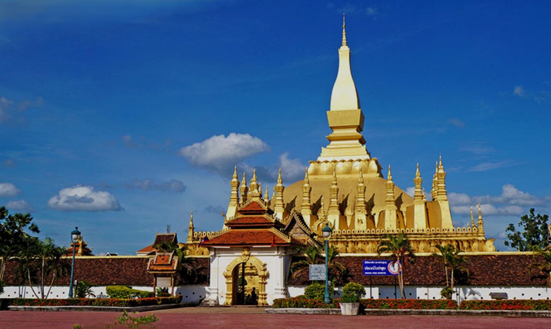 Stupa That Luang