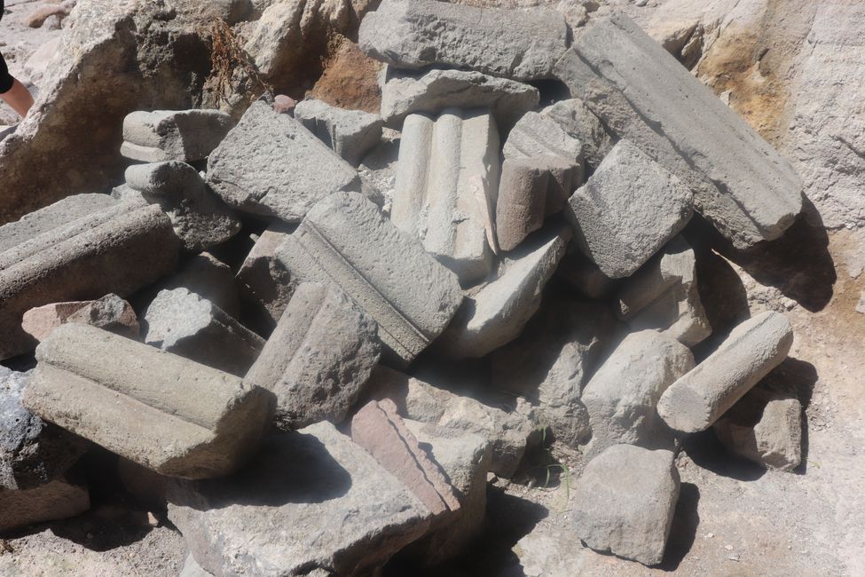 Fragments of stonemasonry