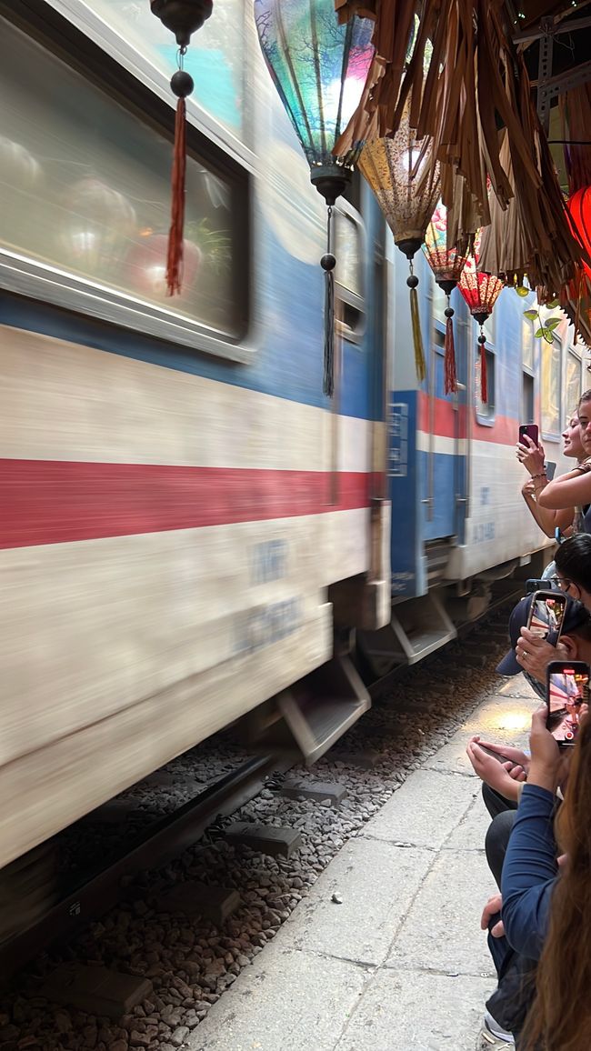 Hanoi-Tag 2: Überfüllte Läden, eine schwierige Challenge und das Abenteuer Train Street