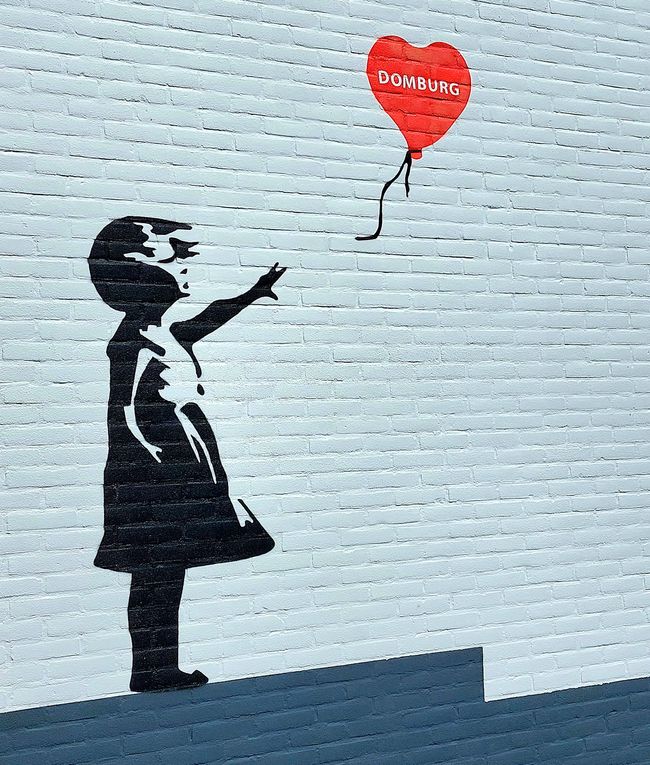 Libero secondo Banksy 'The Girl with Balloon'
